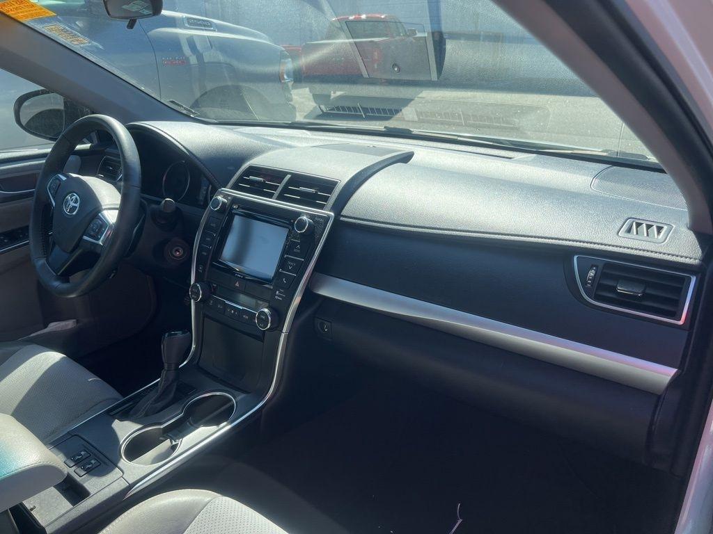 Toyota Camry SE 2017
