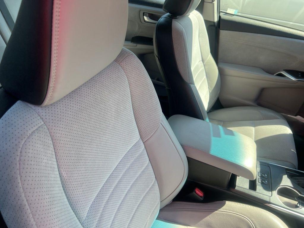 Toyota Camry SE 2017
