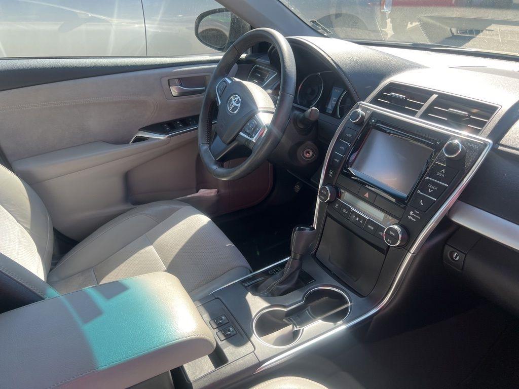 Toyota Camry SE 2017