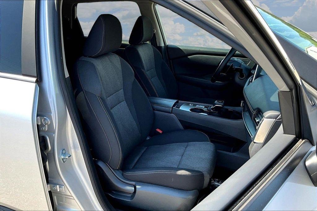 Nissan Rogue SV 2025