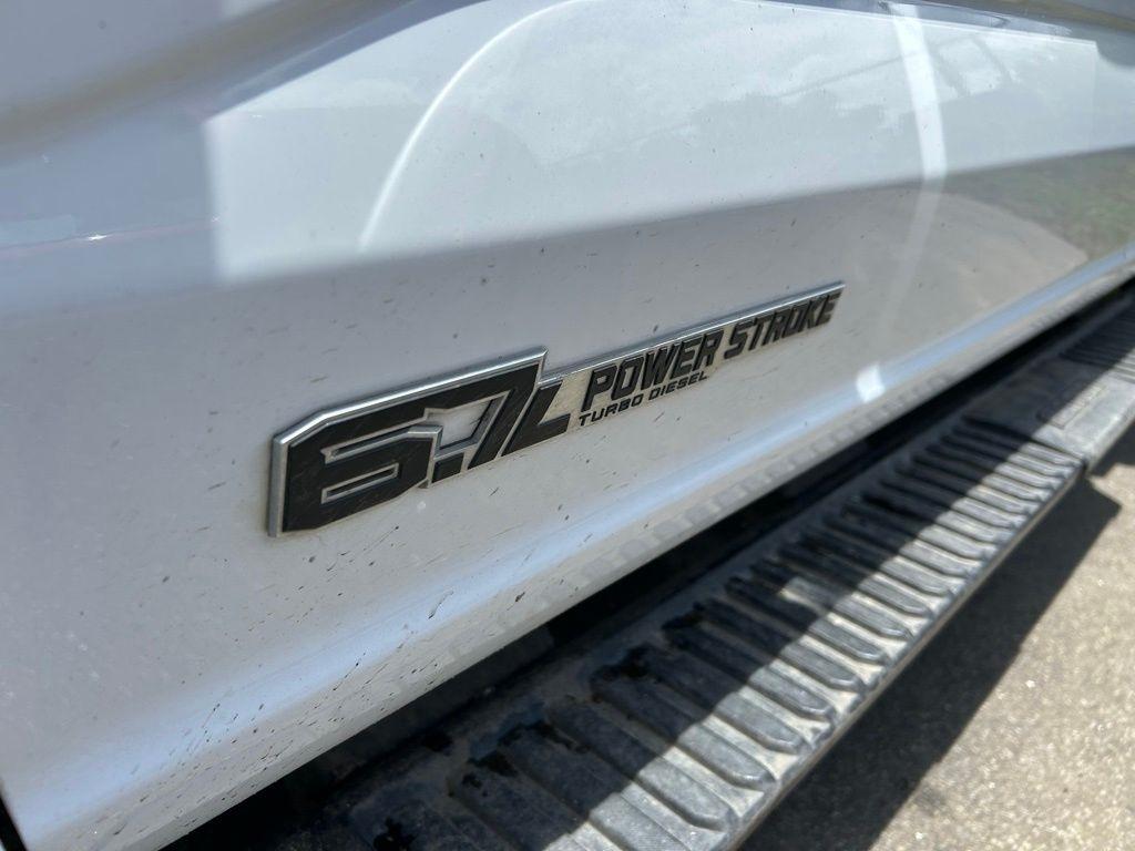 Ford F-250 SD XL Crew Cab 4WD 2024