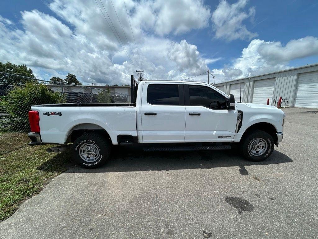 Ford F-250 SD XL Crew Cab 4WD 2024