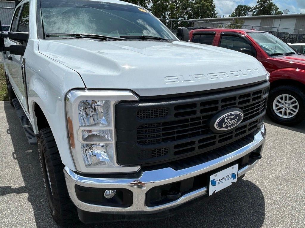 Ford F-250 SD XL Crew Cab 4WD 2024