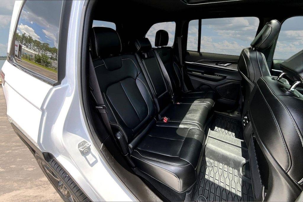 Jeep Grand Cherokee Limited 2WD 2025