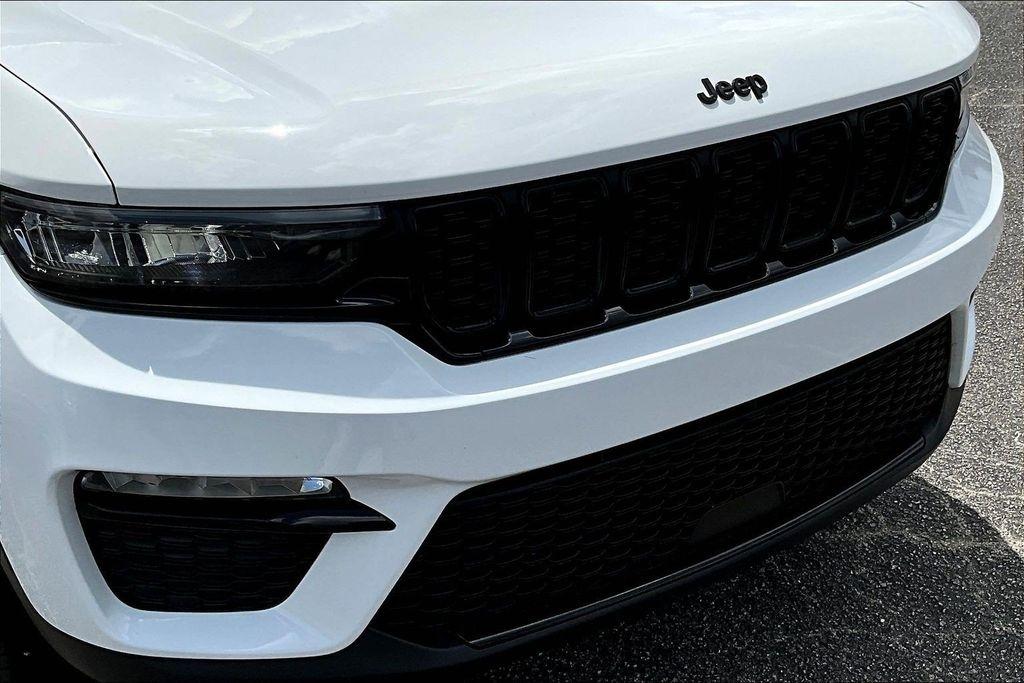 Jeep Grand Cherokee Limited 2WD 2025