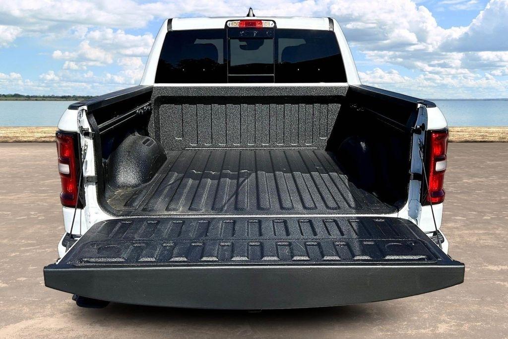 RAM 1500 Big Horn Crew Cab SWB 4WD 2025