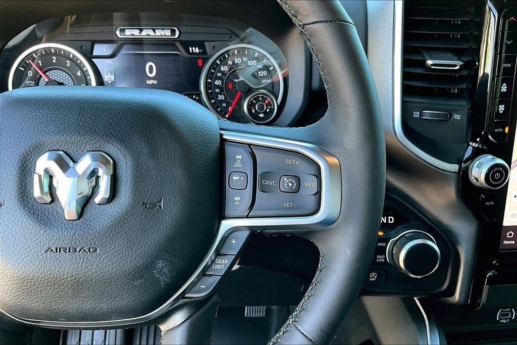 RAM 1500 Big Horn Crew Cab SWB 4WD 2025