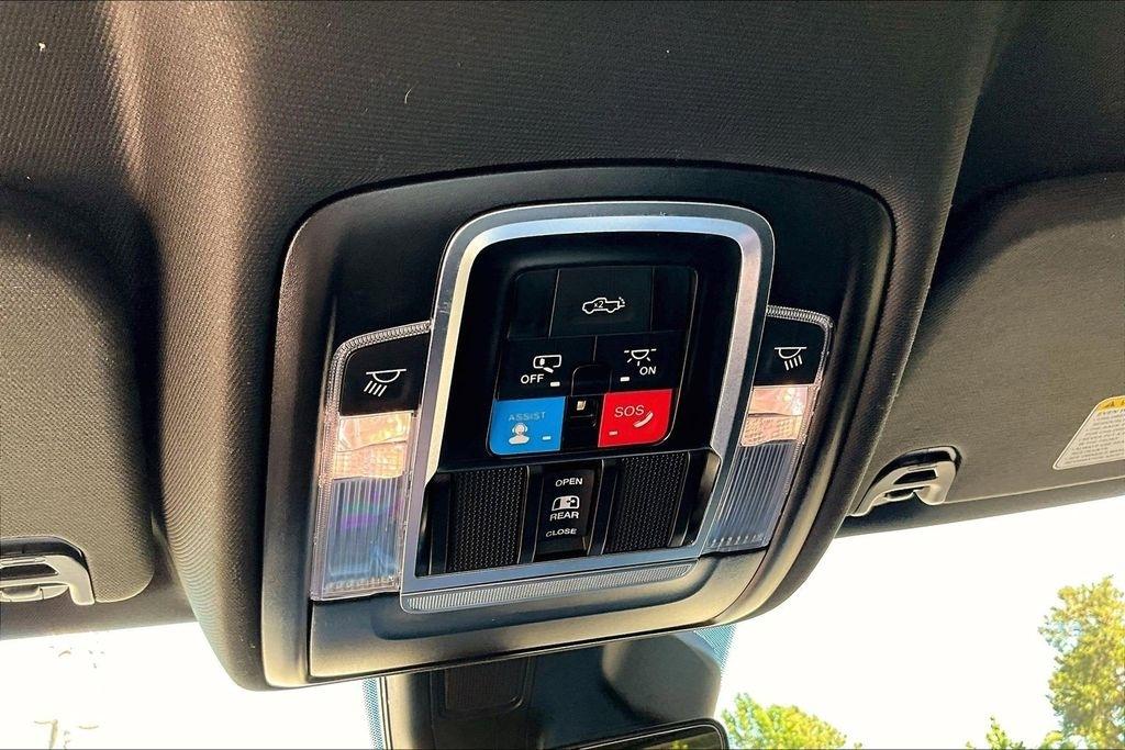 RAM 1500 Big Horn Crew Cab SWB 4WD 2025