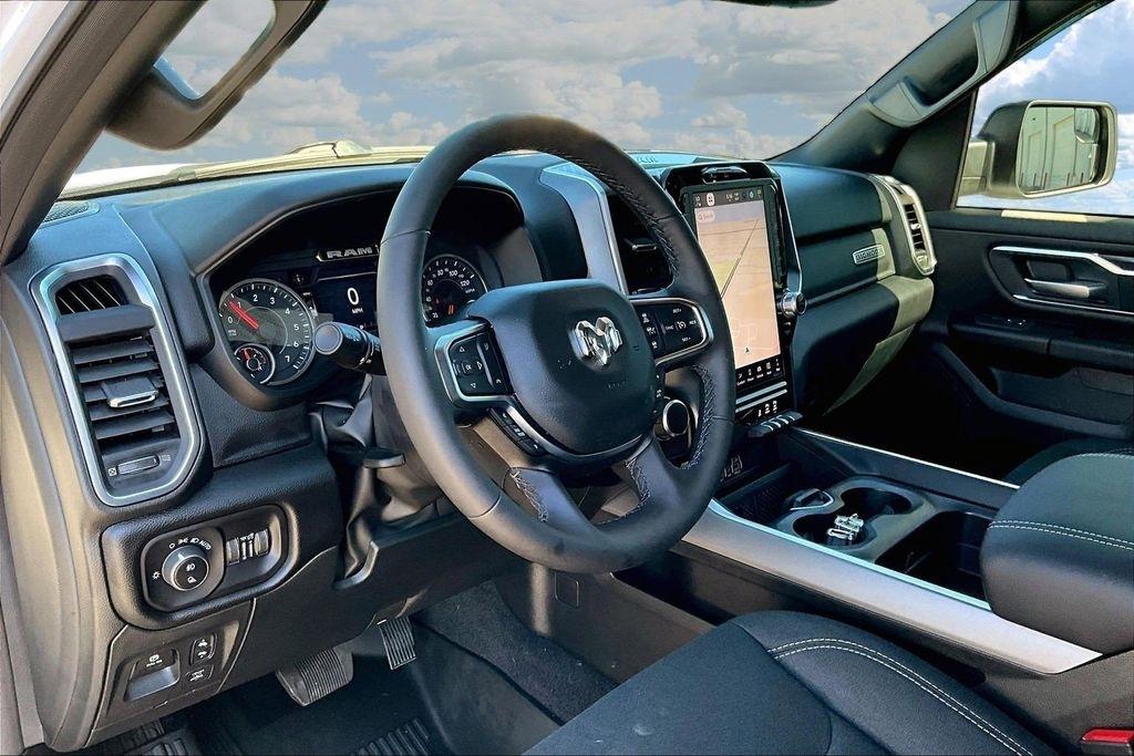 RAM 1500 Big Horn Crew Cab SWB 4WD 2025