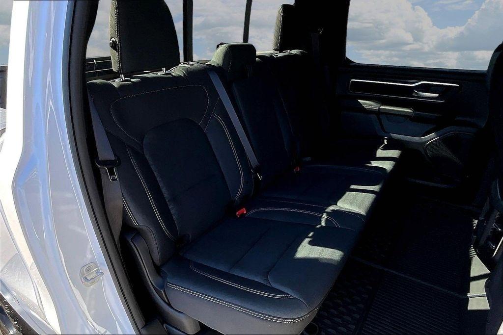 RAM 1500 Big Horn Crew Cab SWB 4WD 2025