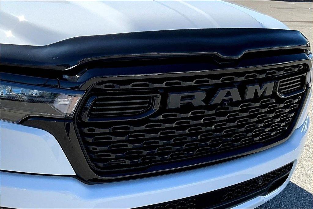 RAM 1500 Big Horn Crew Cab SWB 4WD 2025