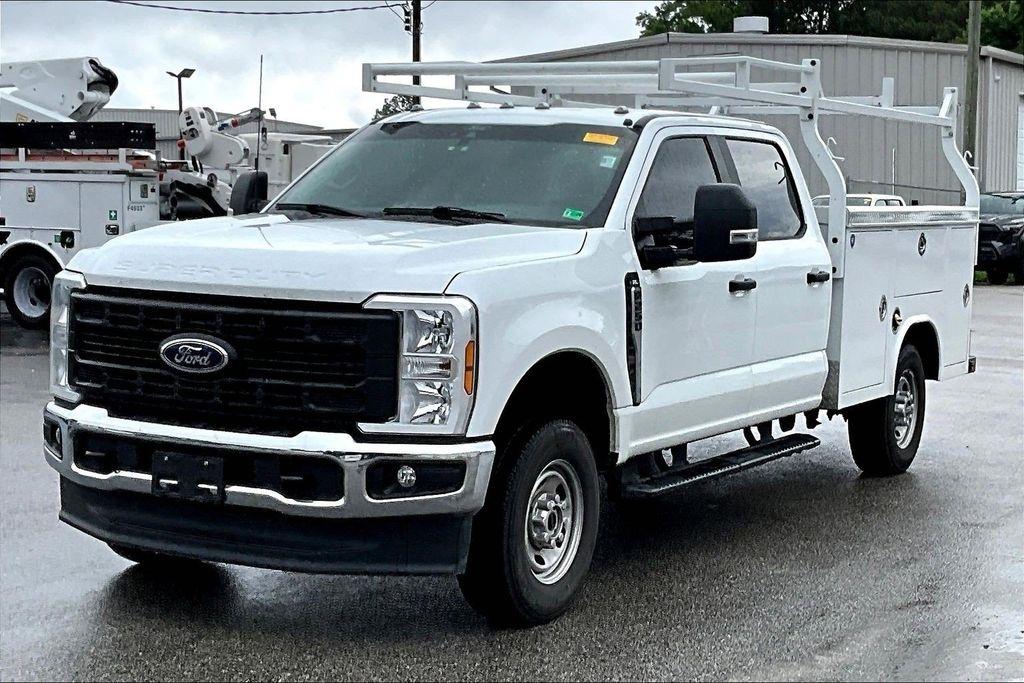 Ford F-250 SD XL Crew Cab 4WD 2024