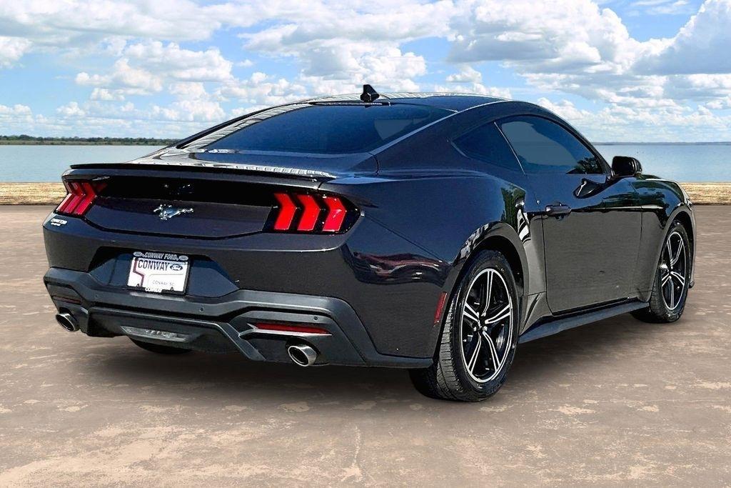 Ford Mustang EcoBoost Coupe 2024