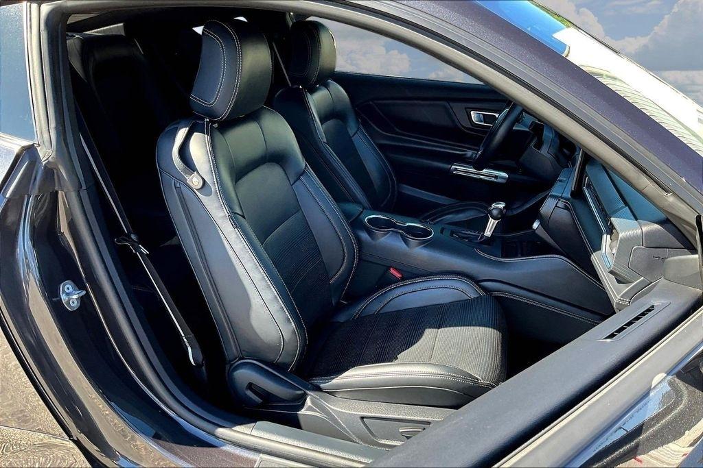 Ford Mustang EcoBoost Coupe 2024