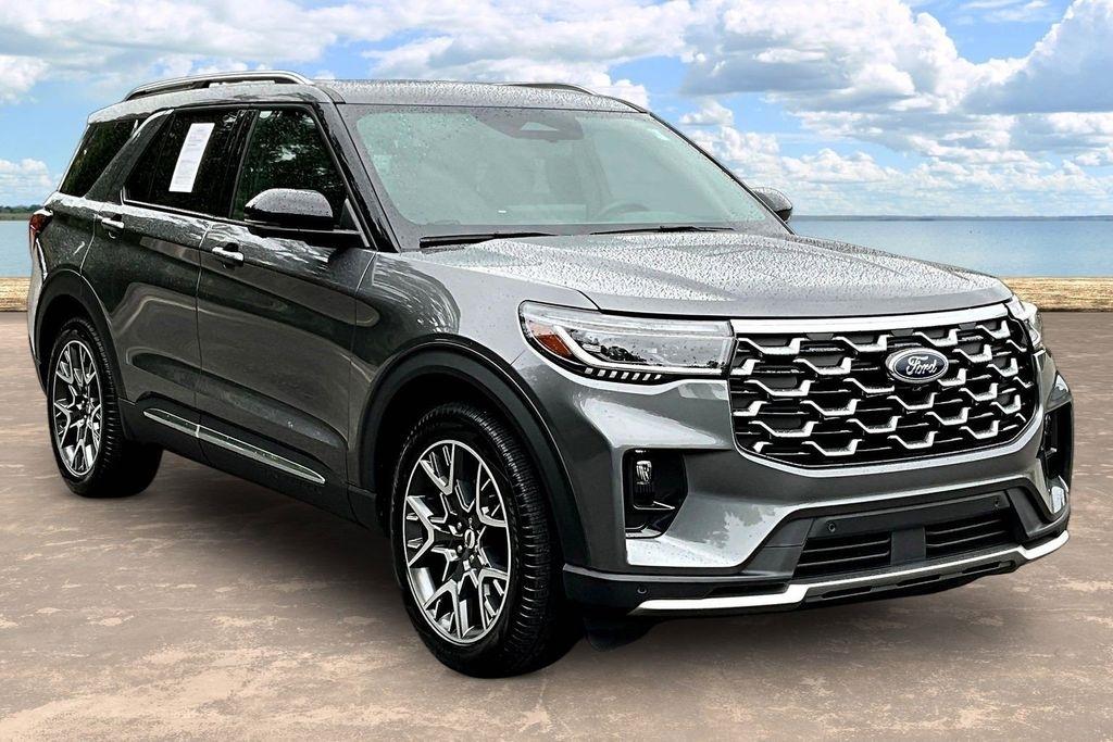 2025 Ford Explorer 
