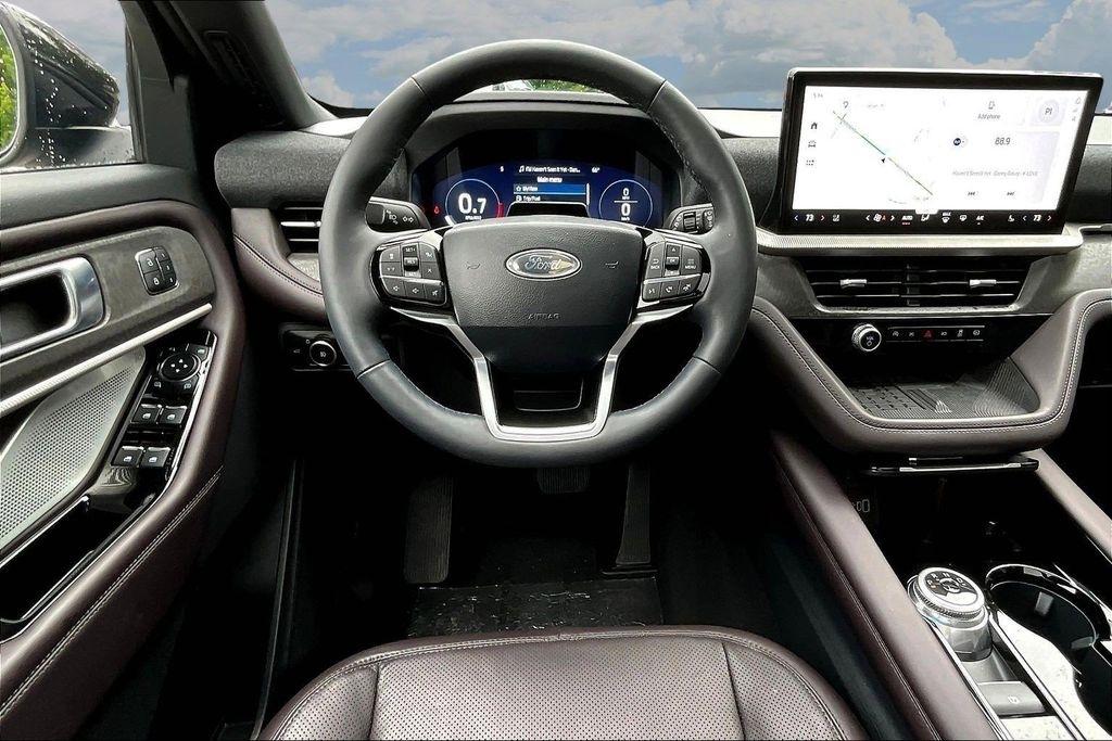 Ford Explorer  2025