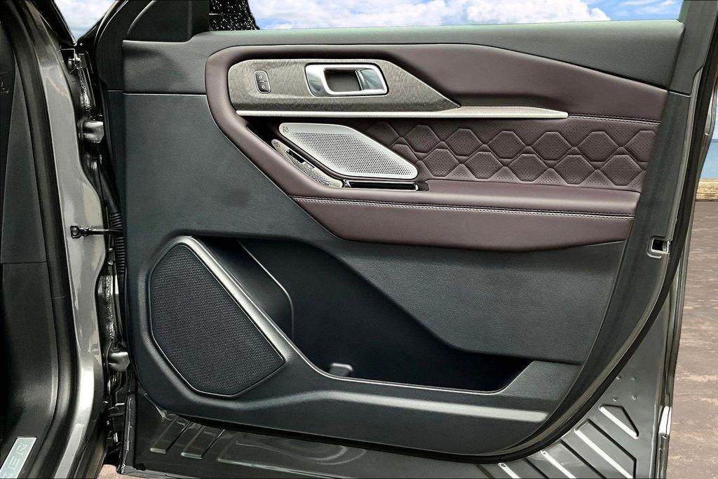 Ford Explorer  2025