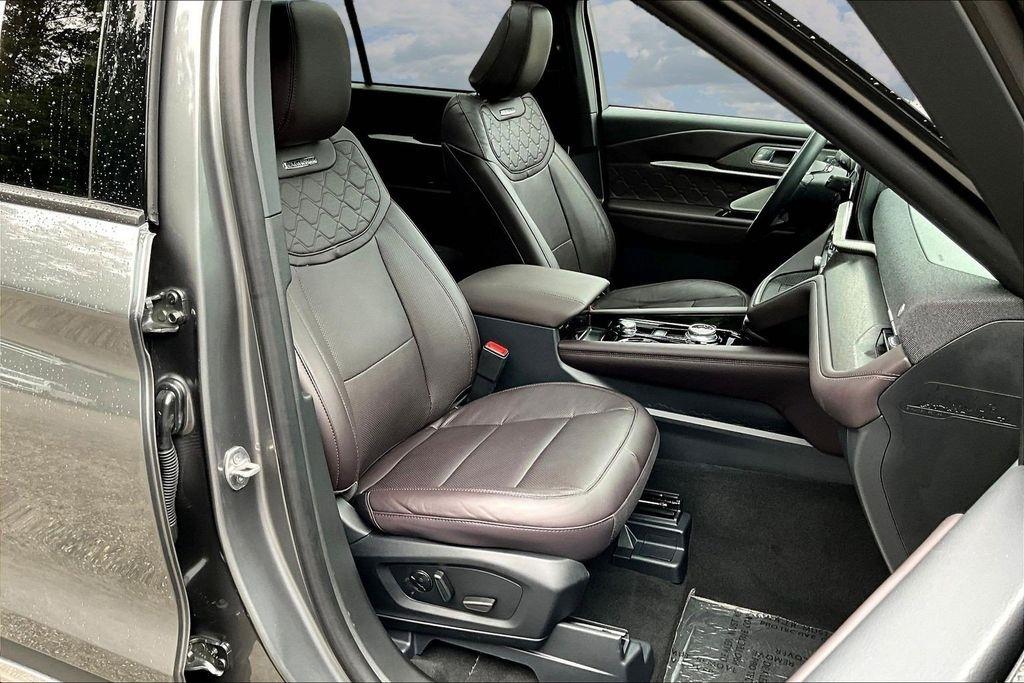 Ford Explorer  2025