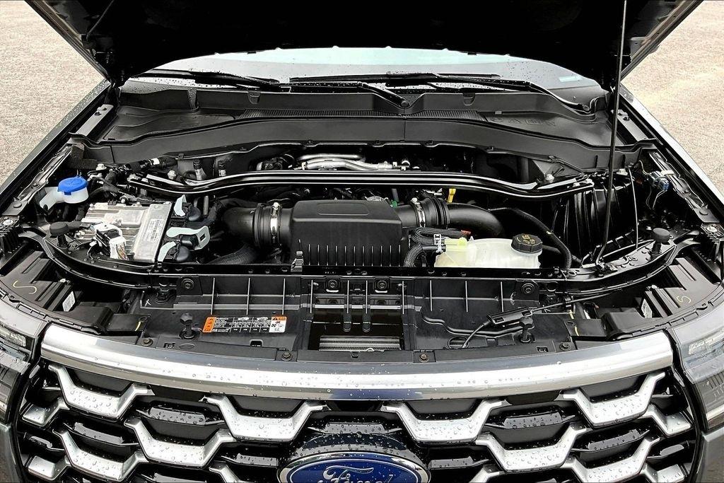 Ford Explorer  2025