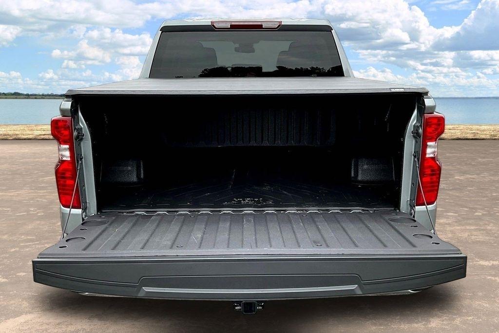 Chevrolet Silverado 1500 Custom Crew Cab 4WD 2026