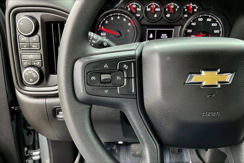 Chevrolet Silverado 1500 Custom Crew Cab 4WD 2026