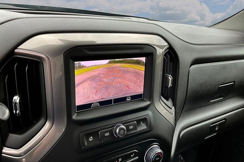 Chevrolet Silverado 1500 Custom Crew Cab 4WD 2026