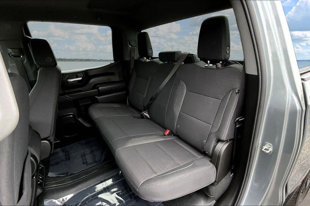 Chevrolet Silverado 1500 Custom Crew Cab 4WD 2026