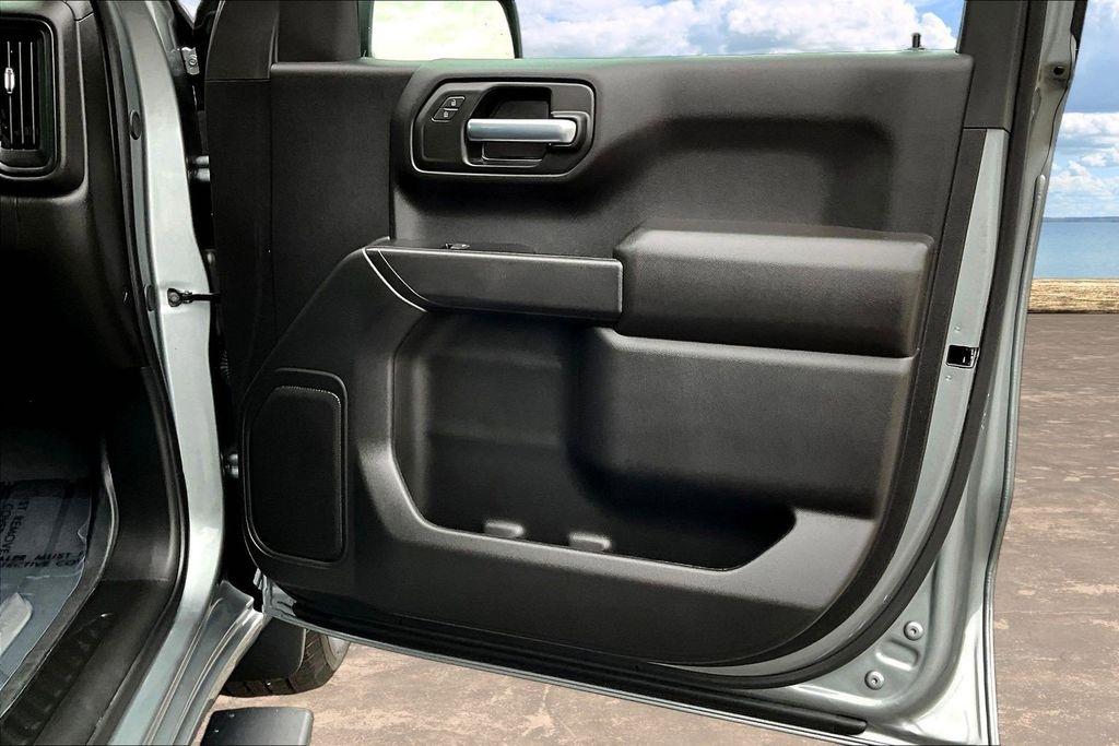 Chevrolet Silverado 1500 Custom Crew Cab 4WD 2026