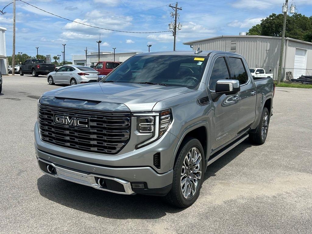 GMC Sierra 1500 Denali Ultimate Crew Cab 4WD 2023