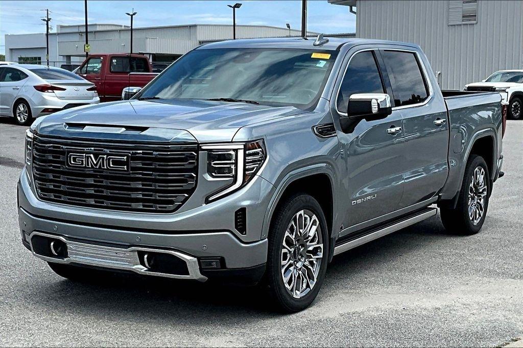 GMC Sierra 1500 Denali Ultimate Crew Cab 4WD 2023