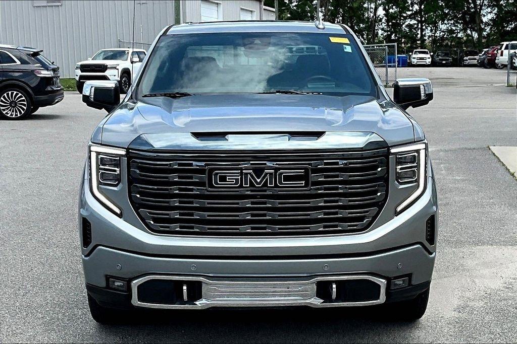 GMC Sierra 1500 Denali Ultimate Crew Cab 4WD 2023