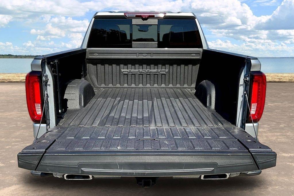 GMC Sierra 1500 Denali Ultimate Crew Cab 4WD 2023