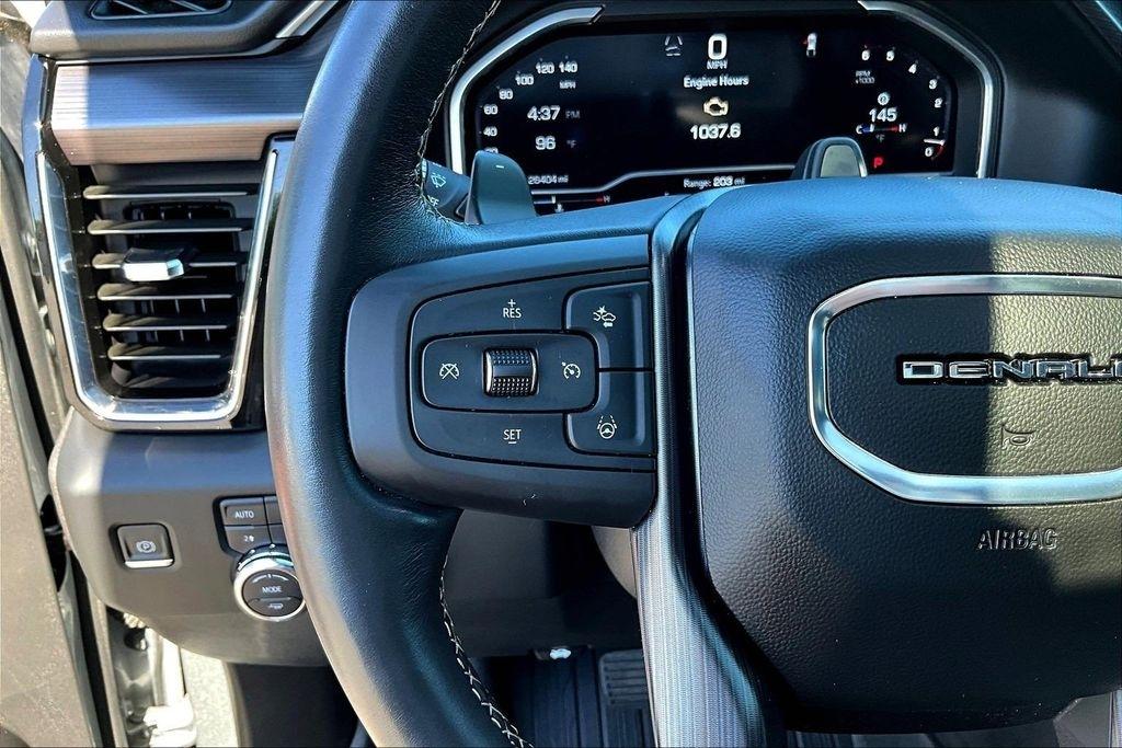 GMC Sierra 1500 Denali Ultimate Crew Cab 4WD 2023