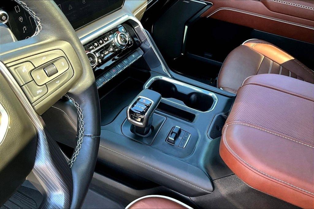GMC Sierra 1500 Denali Ultimate Crew Cab 4WD 2023