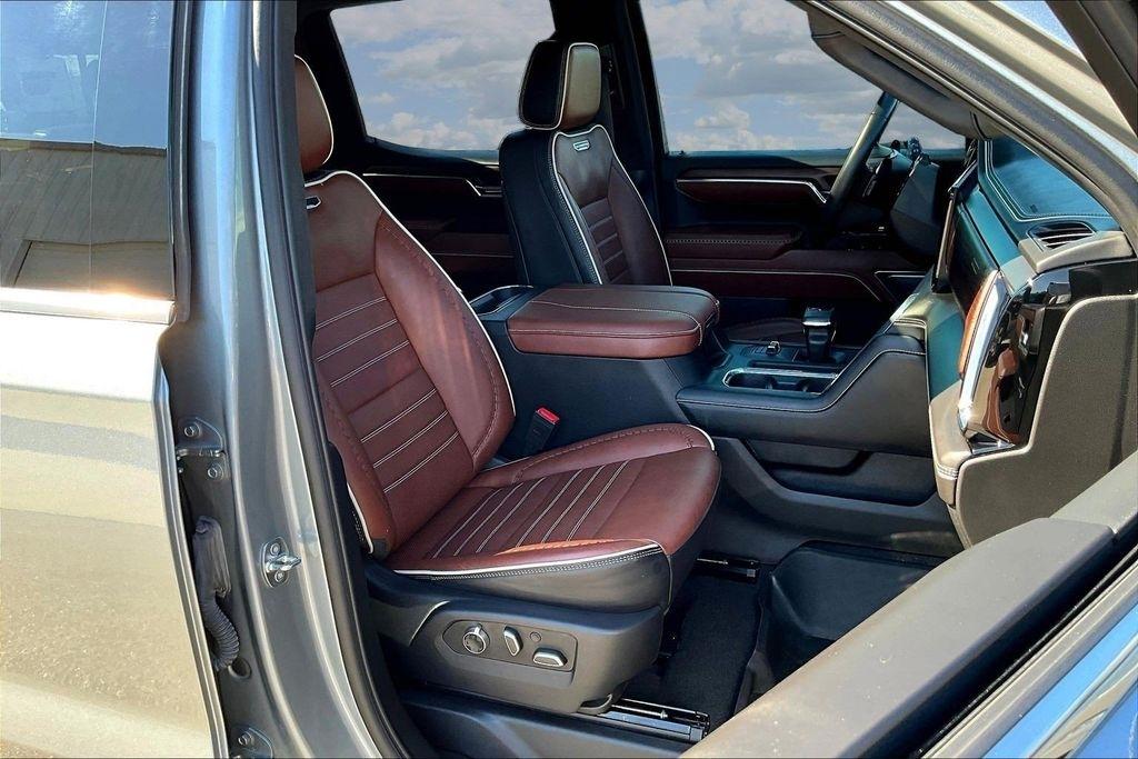 GMC Sierra 1500 Denali Ultimate Crew Cab 4WD 2023