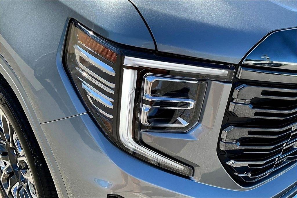 GMC Sierra 1500 Denali Ultimate Crew Cab 4WD 2023