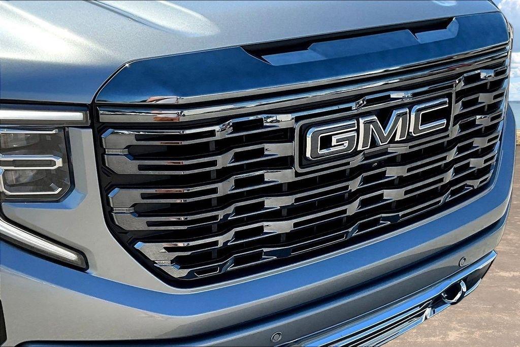 GMC Sierra 1500 Denali Ultimate Crew Cab 4WD 2023