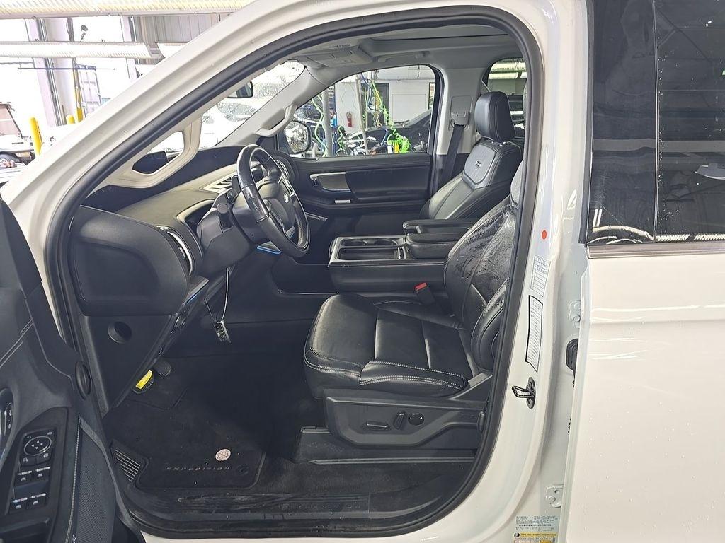 Ford Expedition Platinum 4WD 2025