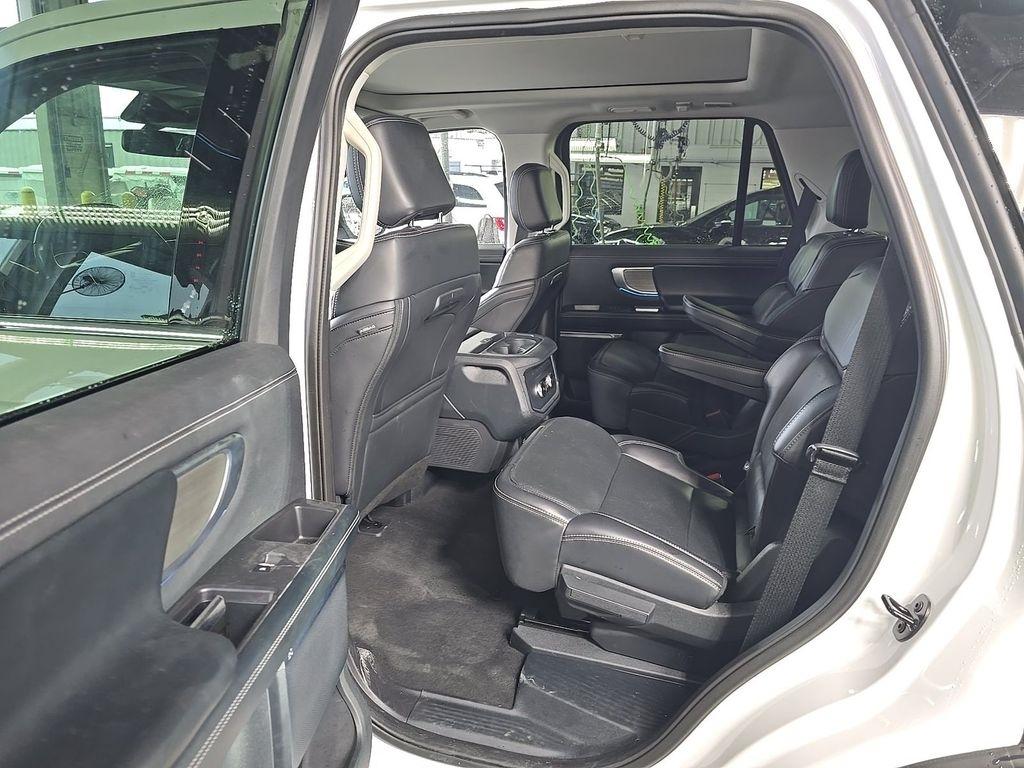 Ford Expedition Platinum 4WD 2025