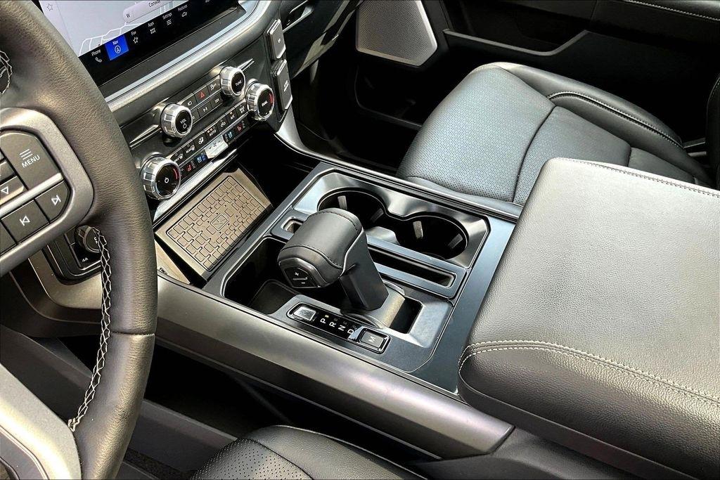 Ford F-150 Lariat SuperCrew 4WD 2025