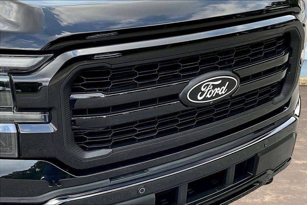 Ford F-150 Lariat SuperCrew 4WD 2025