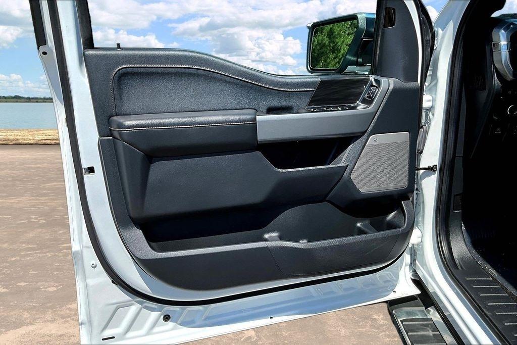 Ford F-150 Lariat SuperCrew 4WD 2024