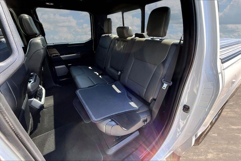 Ford F-150 Lariat SuperCrew 4WD 2024