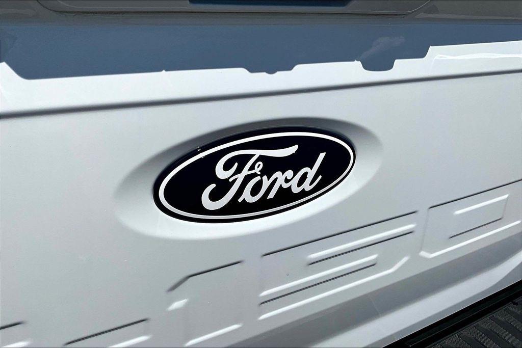 Ford F-150 Lariat SuperCrew 4WD 2024