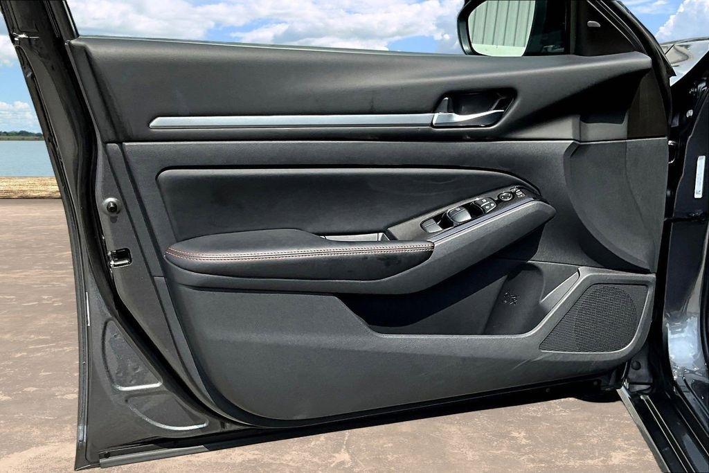 Nissan Altima 2.5 SR 2025
