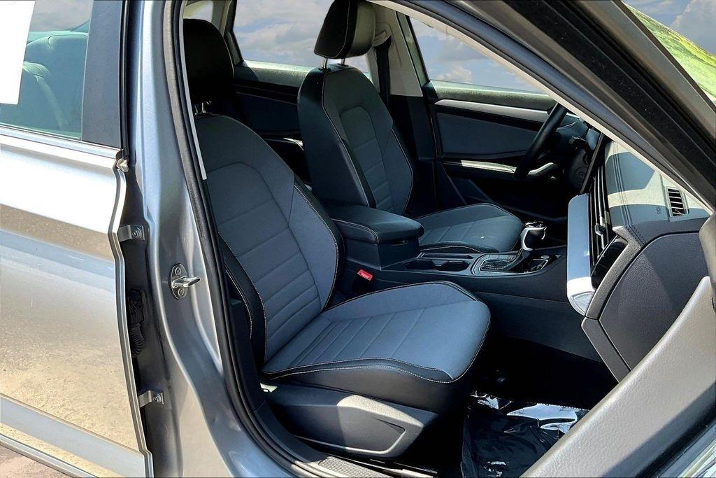 Volkswagen Jetta SE 2025
