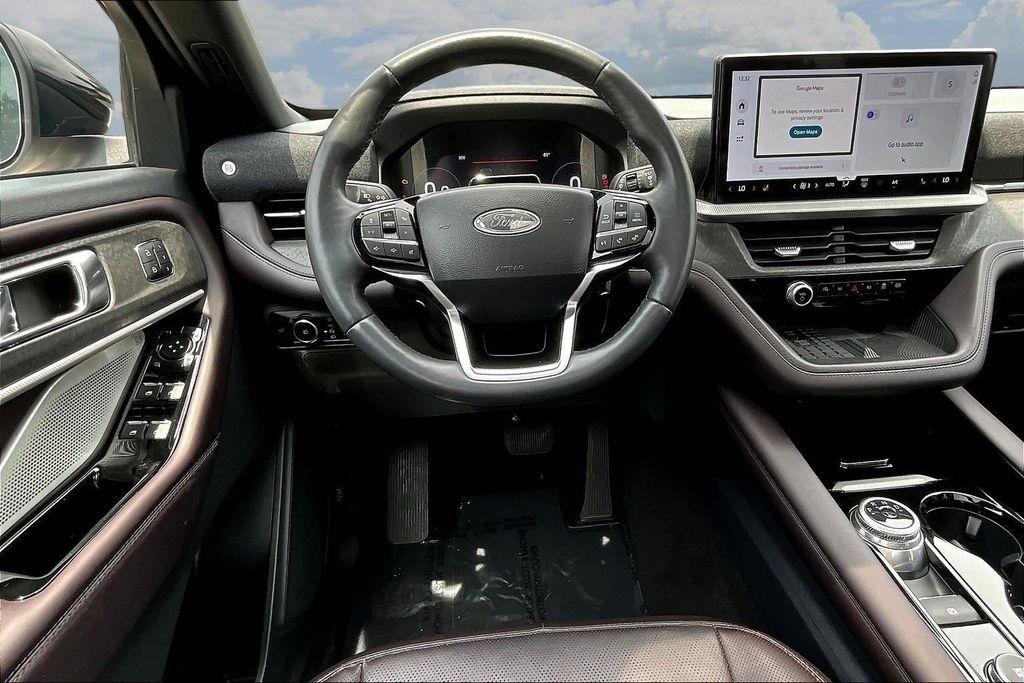 Ford Explorer  2025
