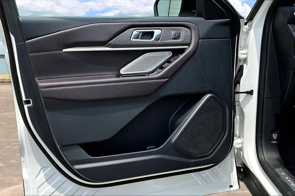 Ford Explorer  2025