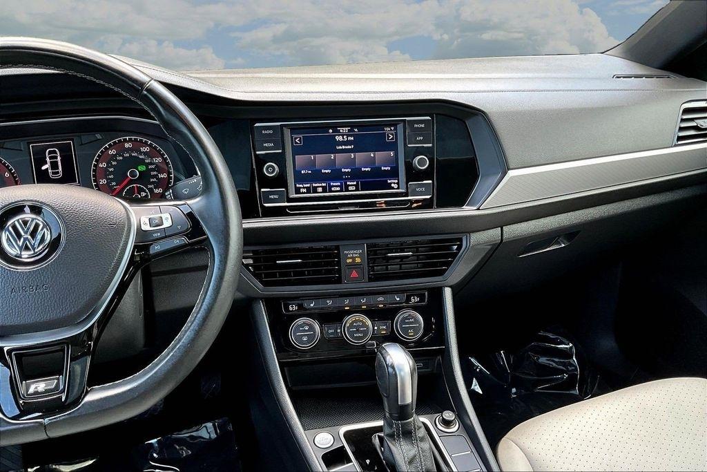 Volkswagen Jetta 1.4T S 8A 2020