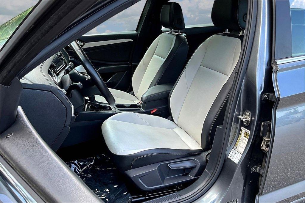 Volkswagen Jetta 1.4T S 8A 2020